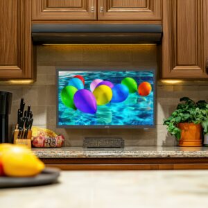 Smart TV 22 pouces HEMING – Android, 12V 24V 220V – spéciale camping-car, camion, van et bateau