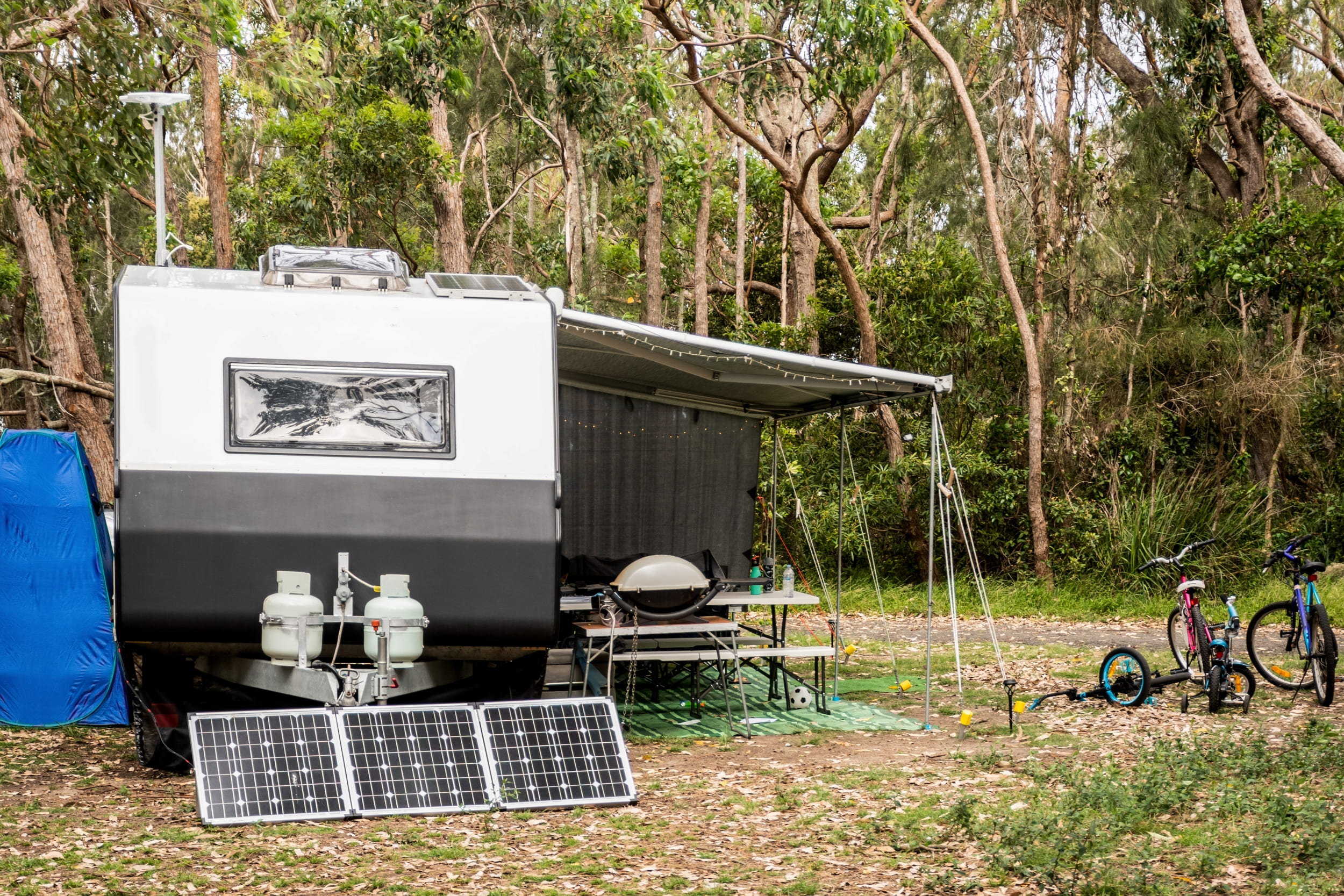 Panneau solaire Campenco installé sur un camping-car